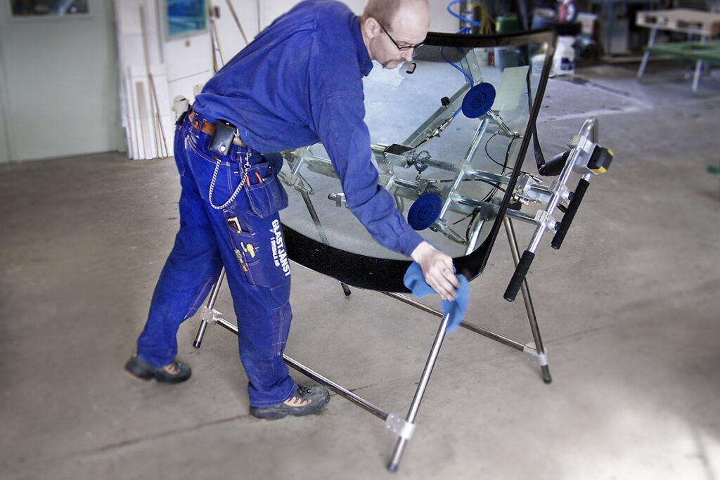 Automotive Glass Handling Solution